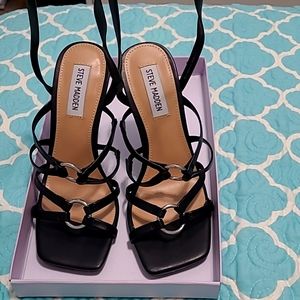 Lace-up heels / 4 .0